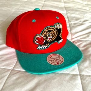 *Brand new* Vancouver Grizzlies SnapBack by Mitchell and Ness